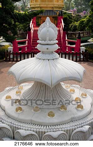 Stock Photograph - Chi Lin Nunnery, Kowloon, Hong Kong. Fotosearch