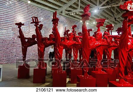 Stock Image - China, Guangdong, Foshan, Bruce Lee statues; Dragon Kiln Nanfeng. Fotosearch