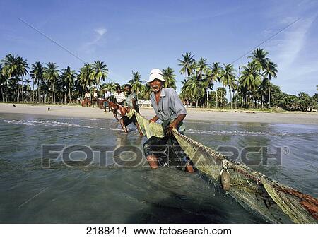 Chris Caldicott/Axiom Fishermen Trincomalee Sri Lanka View Large Photo Image Picture - Chris Caldicott/Axiom Fishermen Trincomalee Sri Lanka. Fotosearch