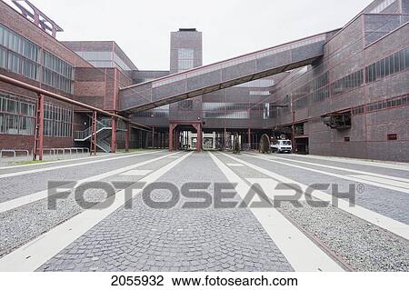 Stock Image - Circulating Plant Of Shaft 12 In The Zollverein Coal Mine Industrial Complex, Essen, North Rhine-Westphalia, Germany. Fotosearch