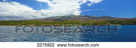Stock Image - Coastline of an hawaiian island; Hawaii, United States of America. Fotosearch