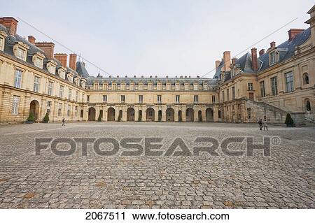 Court Of The Fountain Of The Palace Of Fontainebleau, Seine-Et-Marne, France View Large Photo Image Stock Image - Court Of The Fountain Of The Palace Of Fontainebleau, Seine-Et-Marne, France. Fotosearch