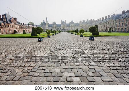 Stock Image - Court Of The White Horse, Palace Of Fontainebleau, Seine-Et-Marne, France. Fotosearch