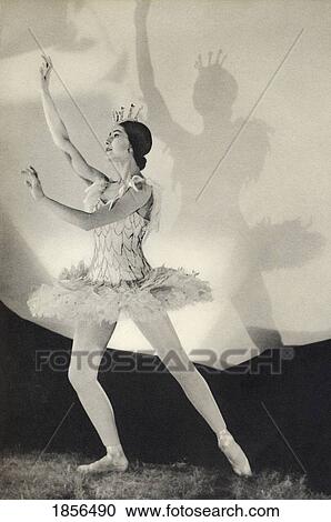 Stock Image - Dame Margot Fonteyn De Arias 1919 ÃƒÂ¢Ã¢â€šÂ¬Ã¢â‚¬Å“ 1991 British Prima Ballerina Assoluta From The Book Footnotes To The Ballet Published 1938. Fotosearch