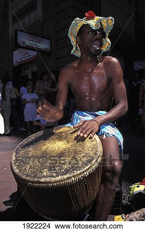 Picture - Drummer, Greenmarket Square. Fotosearch