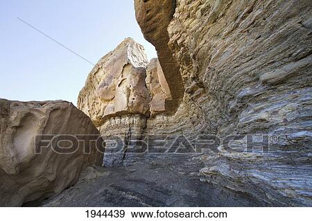 El Gusano Formation, Valle De La Luna (Moon Valley), Ischigualasto Natural Park, San Juan, Argentina View Large Photo Image Stock Photo - El Gusano Formation, Valle De La Luna (Moon Valley), Ischigualasto Natural Park, San Juan, Argentina. Fotosearch
