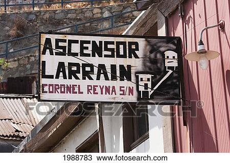 Stock Image - Entrance To Ascensor Cerro Larrain Funicular Elevator, Valparaiso, Valparaiso Region, Chile. Fotosearch