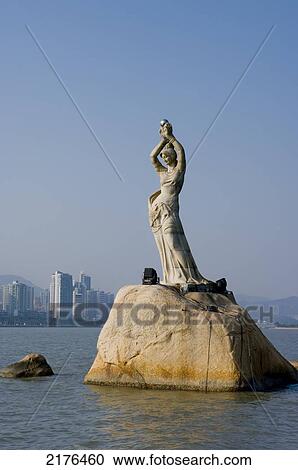 Stock Image - Fishergirl Statue, Zhuhai, Guangdong, China, 2008. Fotosearch