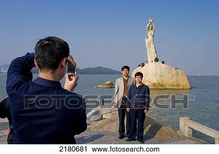 Stock Image - Fishergirl Statue, Zhuhai, Guangdong, China, 2008. Fotosearch