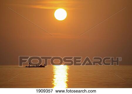 Fishermen At Sea, Sunset, Soneva Fushi, Northern Atoll, Maldives View Large Photo Image Stock Photo - Fishermen At Sea, Sunset, Soneva Fushi, Northern Atoll, Maldives. Fotosearch