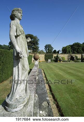 Picture - Formal Garden. Fotosearch