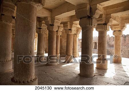 Stock Image - Fort: Vishnu Temple, Gwalior, Madhya Pradesh, India. Fotosearch