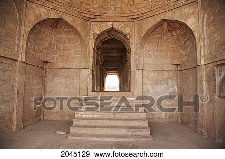 Stock Photo - Fort: Vishnu Temple, Gwalior, Madhya Pradesh, India. Fotosearch