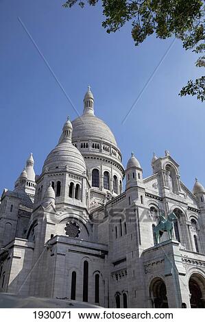 Stock Image - France, Montmarte; Paris, Sacre Coeur Church. Fotosearch