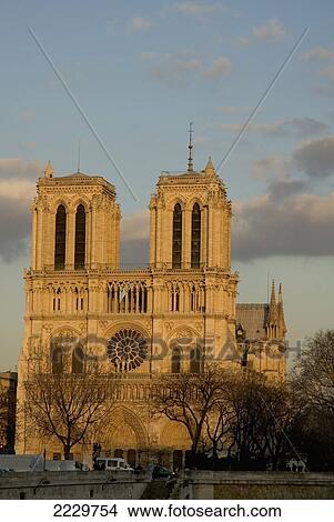 Picture - France, Paris, Notre Dame Cathedral; Ile De La Cite. Fotosearch