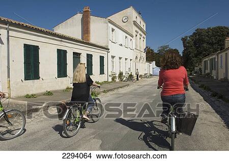 Picture - France, Poitou-Charentes, Cycling around D'Aix Island; Charente-Maritime. Fotosearch