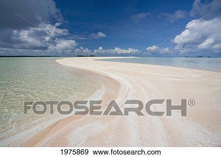 Stock Photo - French Polynesia, Tahiti, Rangiroa, Pink Sands Beach.. Fotosearch