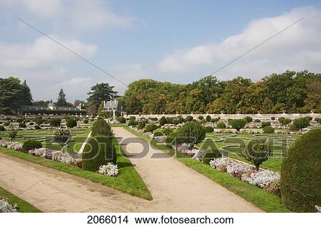 Picture - Garden Of Diane De Poitiers By The Chateau De Chenonceau, Chenonceau, Indre-Et-Loire, France. Fotosearch