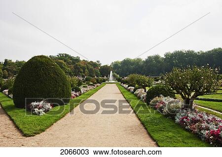 Garden Of Diane De Poitiers By The Chateau De Chenonceau, Chenonceau, Indre-Et-Loire, France View Large Photo Image Stock Image - Garden Of Diane De Poitiers By The Chateau De Chenonceau, Chenonceau, Indre-Et-Loire, France. Fotosearch
