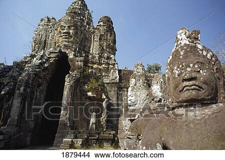Gateway To Bayon Temple At Angkor Wat View Large Photo Image Picture - Gateway To Bayon Temple At Angkor Wat. Fotosearch
