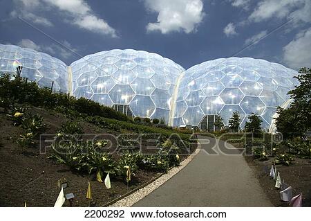 Stock Image - Geodesic Dome Of The Eden Project, Cornwall, England Uk Doug Mckinlay/Axiom. Fotosearch