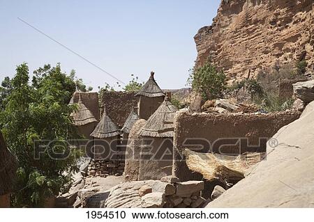 Stock Image - Granary in Irelli, Bandiagra Escarpment, Mali. Fotosearch
