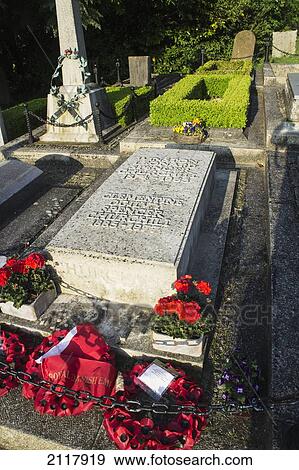 Stock Photo - Grave Of Sir Winston Churchill; Bladon Oxfordshire England. Fotosearch