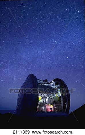 Stock Photo - Hawaii, Big Island, Cal Tech Submilimeter, View of a starry night sky and the Milky Way.. Fotosearch