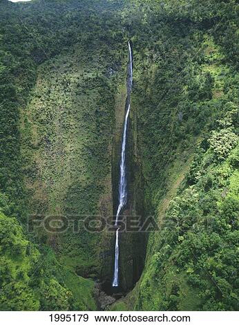 Stock Photo - Hawaii, Big Island, Hamakua Coast, Waimanu Valley, Wai'ilikahi Falls.. Fotosearch
