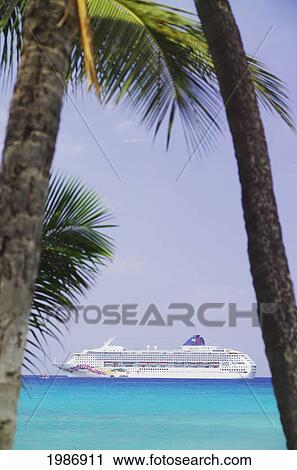 Hawaii, Big Island, Kailua-Kona, Luxury Cruise Ship Pride Of Aloha Framed By Palm Trees. View Large Photo Image Stock Image - Hawaii, Big Island, Kailua-Kona, Luxury Cruise Ship Pride Of Aloha Framed By Palm Trees.. Fotosearch