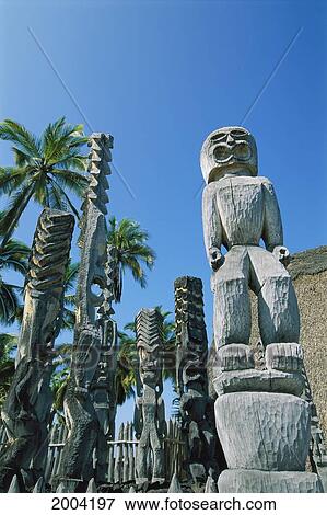 Hawaii, Big Island, Puuhonua O Honaunau, Ki'i Wooden Statue At Hale O Keawe Heiau View Large Photo Image Stock Photo - Hawaii, Big Island, Puuhonua O Honaunau, Ki'i Wooden Statue At Hale O Keawe Heiau. Fotosearch