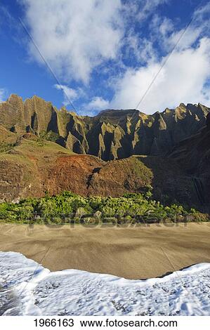 Stock Image - Hawaii, Kauai, Na Pali Coast, Kalalau Beach And Beautiful Mountain Ridges.. Fotosearch