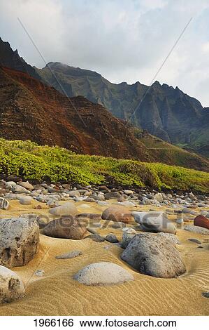Stock Photograph - Hawaii, Kauai, Na Pali Coast, Kalalau Beach And Beautiful Mountain Ridges.. Fotosearch