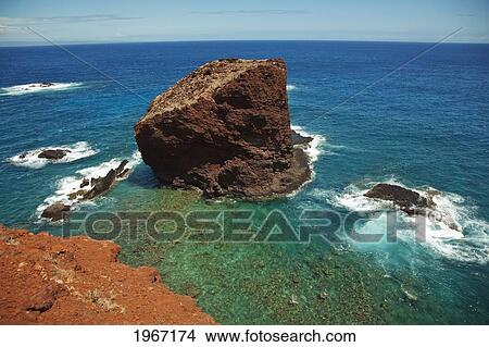 Picture - Hawaii, Lanai, Hulopoe Bay, View Of Pu'u Pehe Rock (Sweetheart Rock) And Surrounding Coral Reef.. Fotosearch