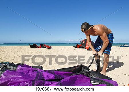 Stock Photo - Hawaii, Maui, Kanaha, Beautiful Day At Kitebeach. For Editorial Use Only.. Fotosearch