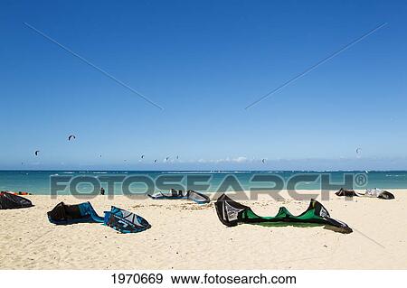 Stock Photo - Hawaii, Maui, Kanaha, Beautiful Day At Kitebeach. Fotosearch