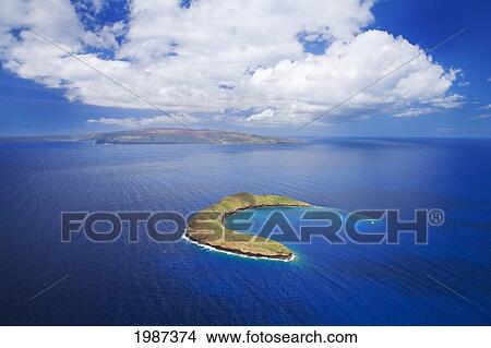Picture - Hawaii, Maui, Molokini With Kaho'olawe In The Distance.. Fotosearch