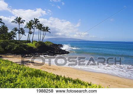 Stock Photo - Hawaii, Maui, Wailea, Beautiful Ulua Beach.. Fotosearch