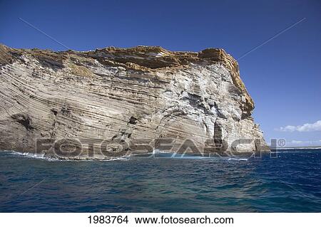 Picture - Hawaii, Niihau, The Keyhole On Lehua Rock, A Tuft Crater/Seabird Sanctuary West Of Kauai.. Fotosearch
