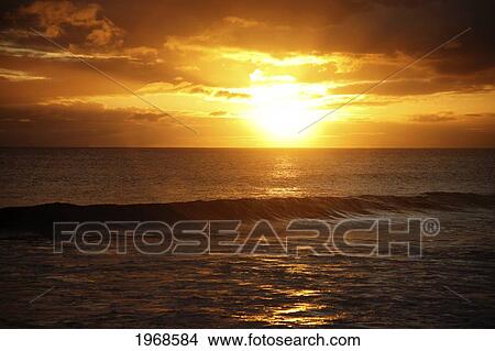 Picture - Hawaii, Oahu, Beautiful Sunset Over The Ocean. Fotosearch