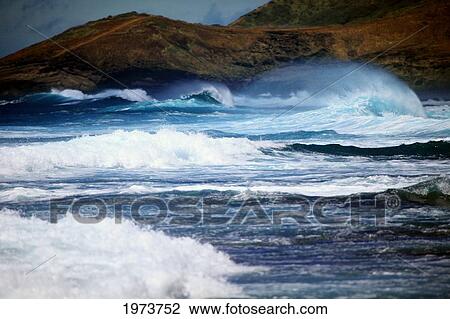 Stock Image - Hawaii, Oahu, Beautiful Wave Breaking, Shot Between Sandy's And Makapu'u.. Fotosearch