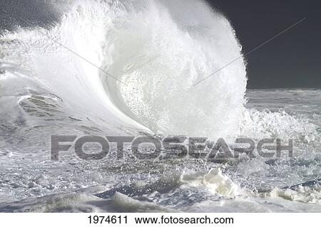 Stock Image - Hawaii, Oahu, Beautiful Wave Breaking.. Fotosearch