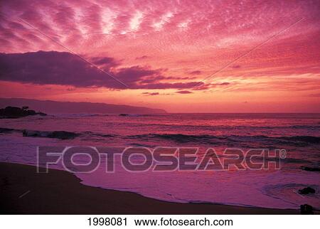 Hawaii, Oahu, North Shore, Waimea Bay At Sunset, Pink Yellow And Orange Skies View Large Photo Image Stock Image - Hawaii, Oahu, North Shore, Waimea Bay At Sunset, Pink Yellow And Orange Skies. Fotosearch