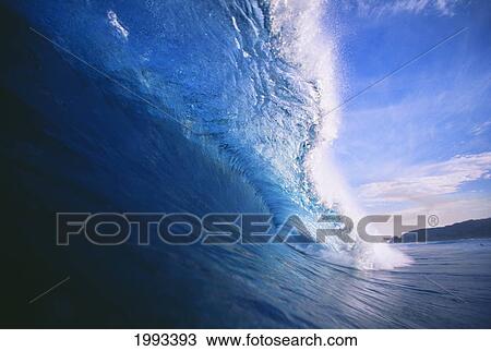 Stock Image - Hawaii, Oahu, Perfect Wave On The North Shore.. Fotosearch