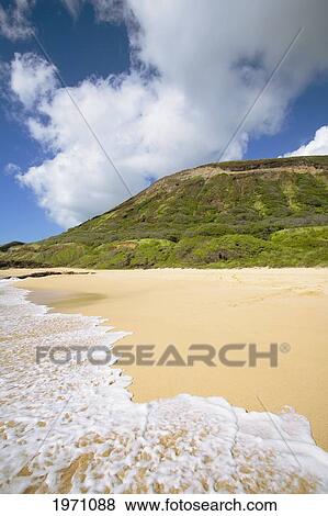 Stock Photo - Hawaii, Oahu, Sandy Beach With Koko Head In Background.. Fotosearch