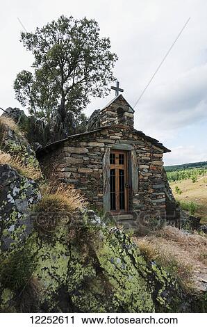 Stock Image - Hermitage on the mountain site in Sil valley, location of the famous Ribeira Sacra vineyards; Galicia, Spain. Fotosearch