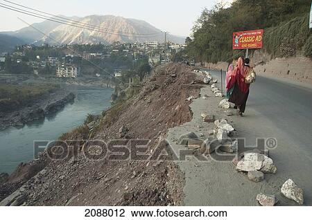 Stock Image - Highway Damaged By The 8 October 2005 Earthquake, Muzaffarabad, Azad Kashmir, Pakistan. Fotosearch