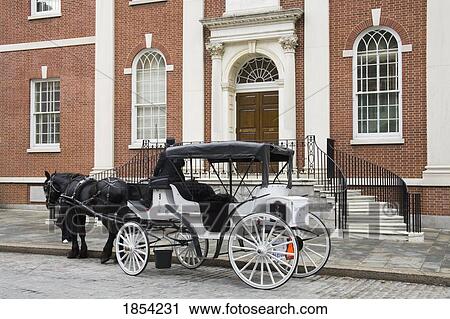 Horse And Carriage, Independence National Historical Park, Philadelphia, Pennsylvania, Usa View Large Photo Image Stock Image - Horse And Carriage, Independence National Historical Park, Philadelphia, Pennsylvania, Usa. Fotosearch