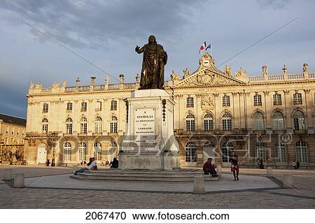 Stock Image - Hotel De Ville (City Hall) And Statue Of Stanislas Leszczynski, King Of Poland, Created By Georges Jacquot In The Center Of Place Stanislas, Nancy, France. Fotosearch