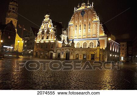 House Of The Blackheads At Night, Riga, Latvia View Large Photo Image Stock Photography - House Of The Blackheads At Night, Riga, Latvia. Fotosearch